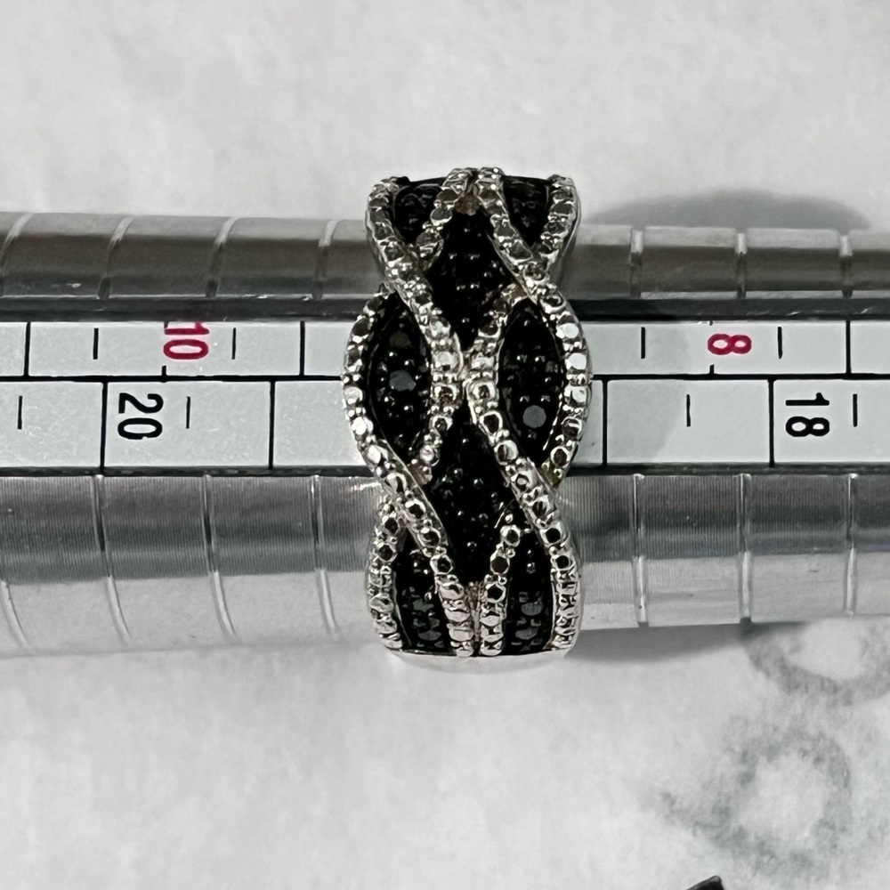 Kay Jeweler Loved Authentic Black Sapphire & Sterling Silver Criss-Cr… - Picture 4 of 12
